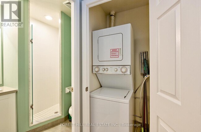 Photo - 19 Grand Trunk Crescent Unit 306