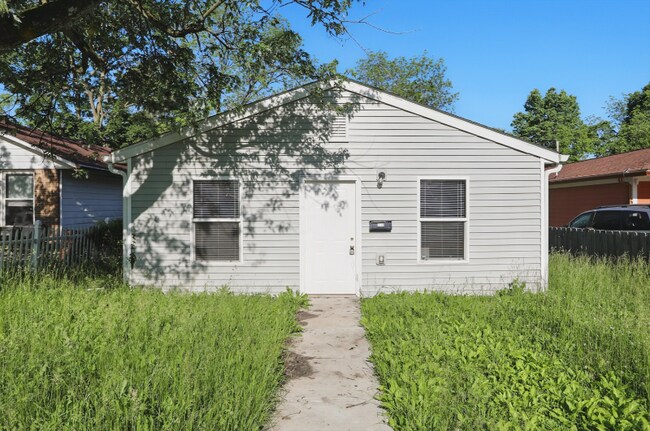 Building Photo - 3116 N Colorado Ave Rental