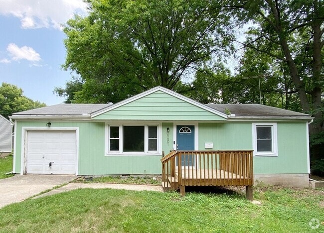 Building Photo - SEE IT NOW: Cozy 2-Bed Home with New Upgra...