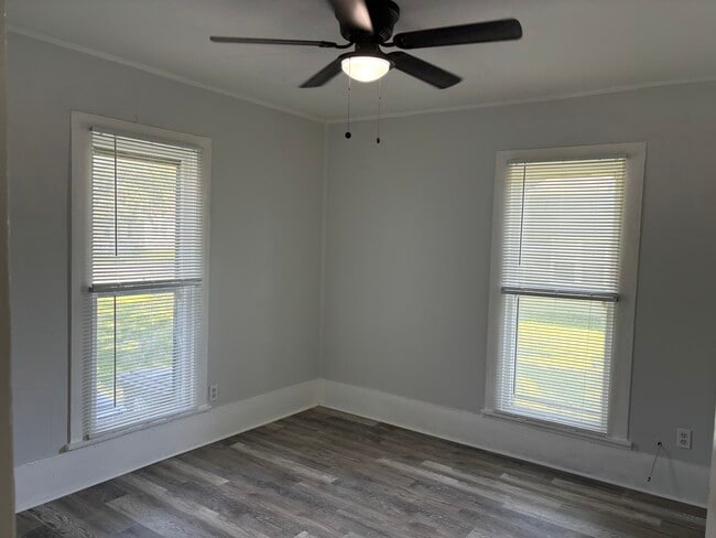 Photo - 806 2nd St Unit 806 1/2  B