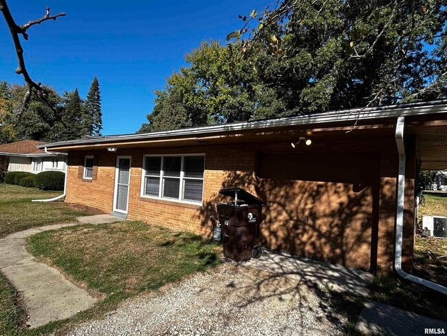 Building Photo - 2819 W Westport Rd