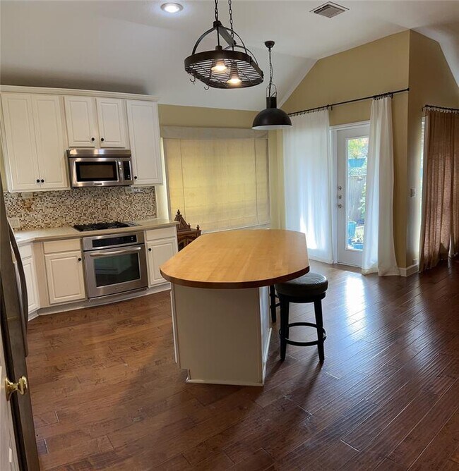 Photo - 5401 Apache Creek Cove