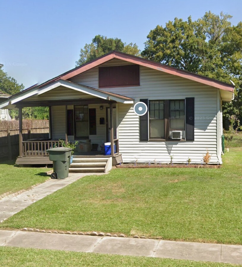 Photo - 2421 Neches St