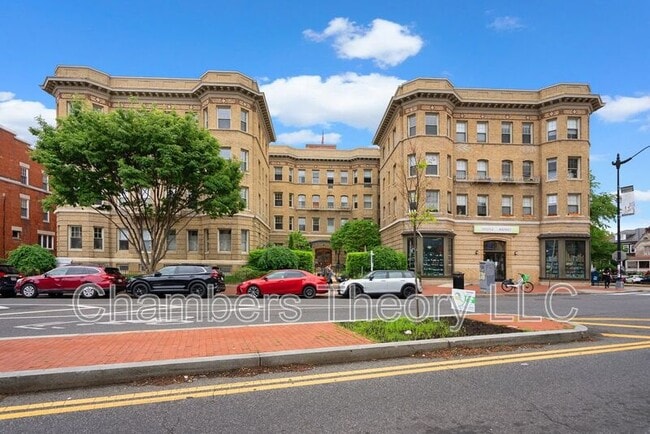 Building Photo - 3220 17th St NW Unit NW Apt. 106