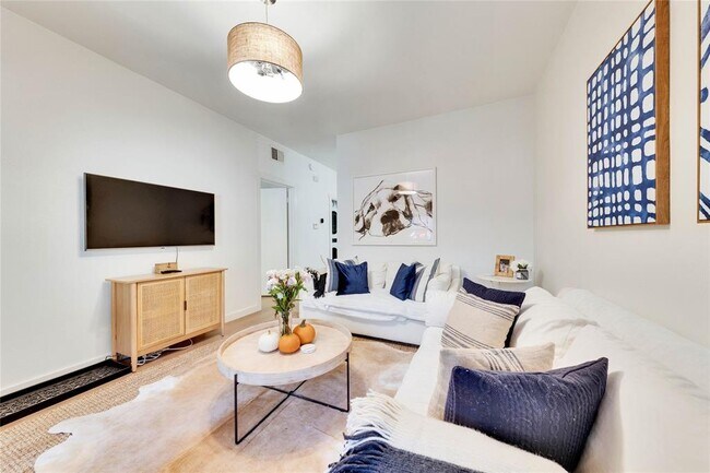 Photo - 2216 San Gabriel St Unit 204
