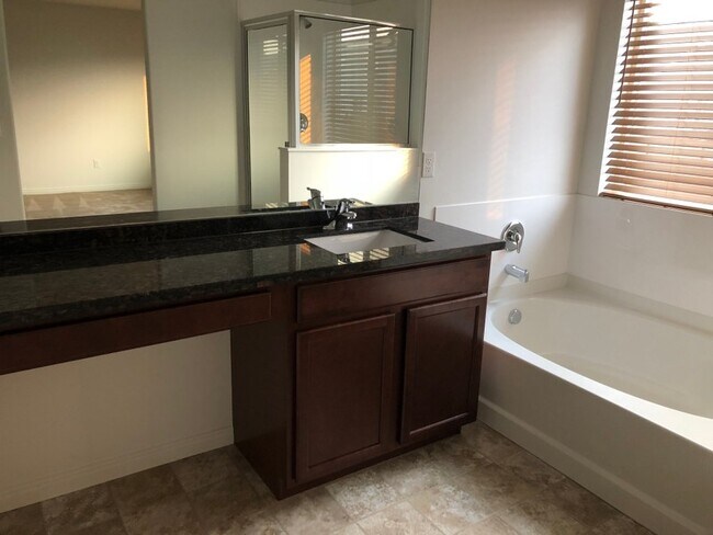 Photo - 149 E 460 N