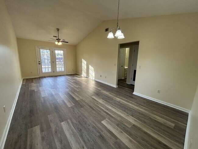 Photo - Apartment for Rent Unit E