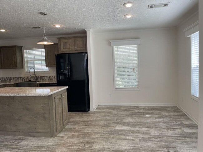 3150 NE 36th Pl
