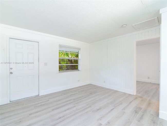 Photo - 2020 Miami Rd Unit B
