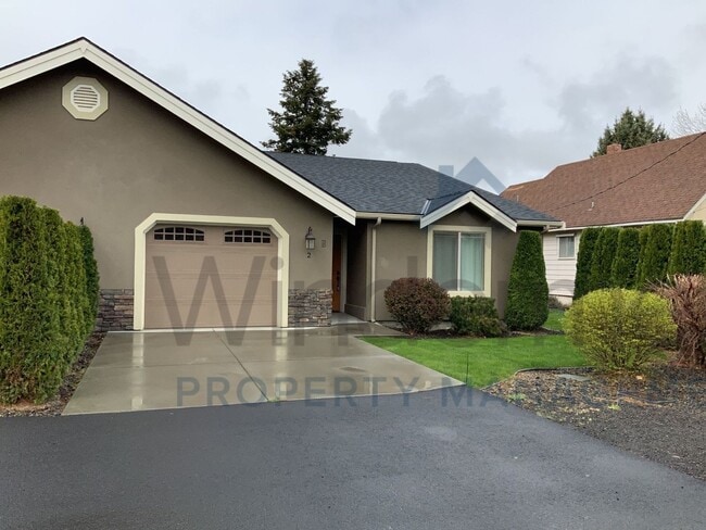 Building Photo - Evan41 Unit #B