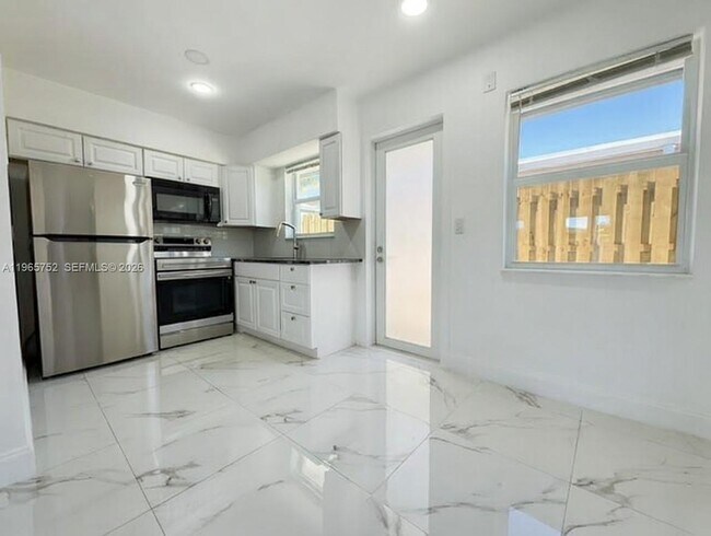 Photo - 2308 NW 3rd Ave Unit 2