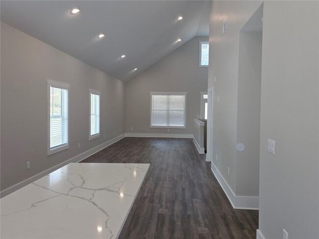 Photo - 147 Dripping Rock Trl