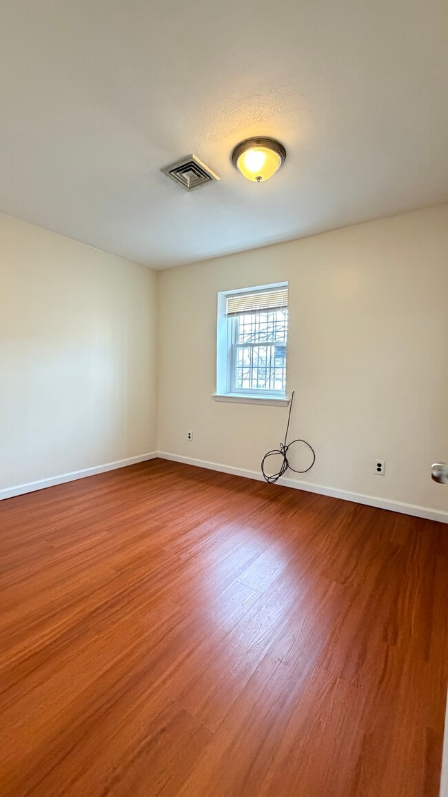 Photo - 6302 Grand Central Pky