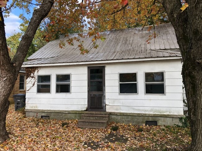 Building Photo - 310 S Benton St Rental
