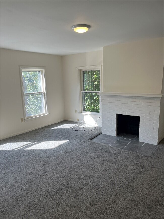 Photo - 206 Grove St