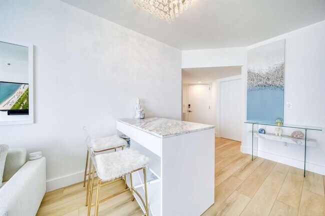 Photo - 6365 Collins Ave Unidad 2406