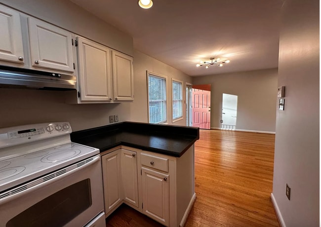 Photo - 509 Watts St