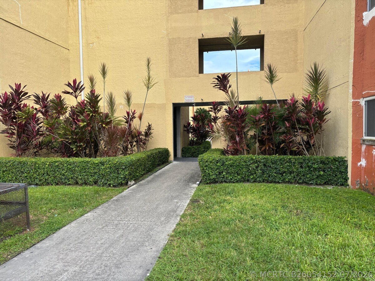 Photo - 3710 NW 21st St Unit 413