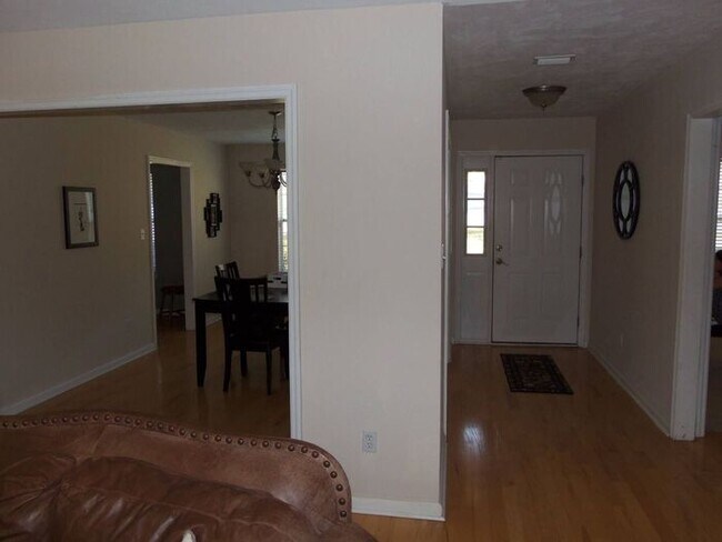 3bedrooms 2baths 2 car garage in Centervil... - 3bedrooms 2baths 2 car garage in Centervil... House