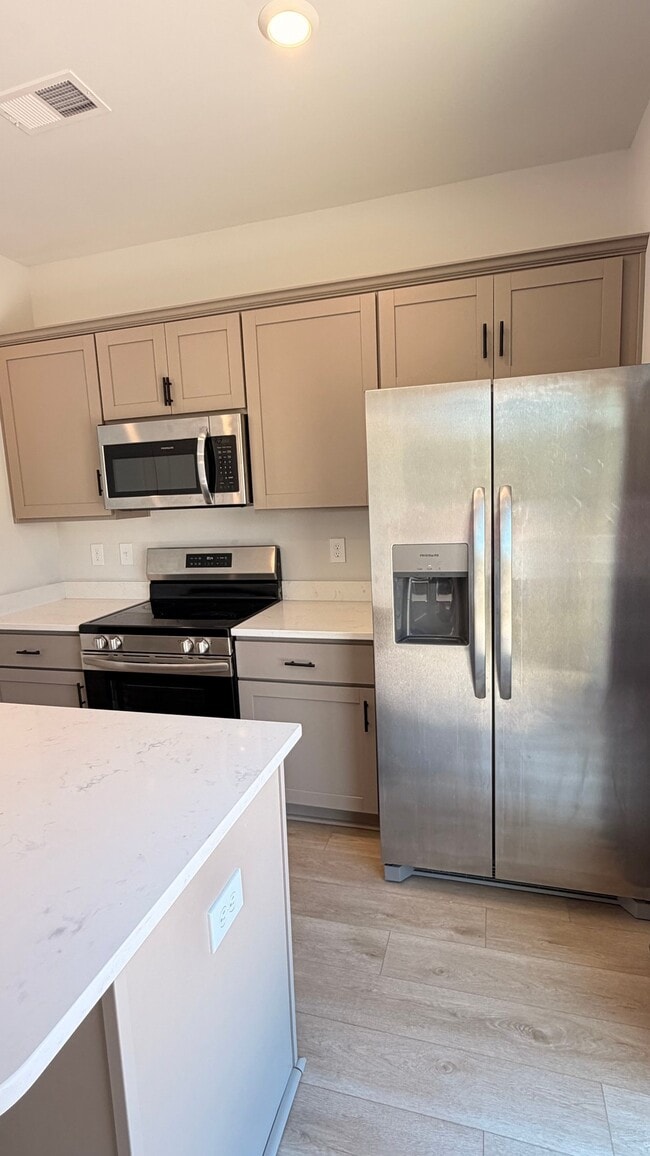 Photo - 1456 Donhill Dr