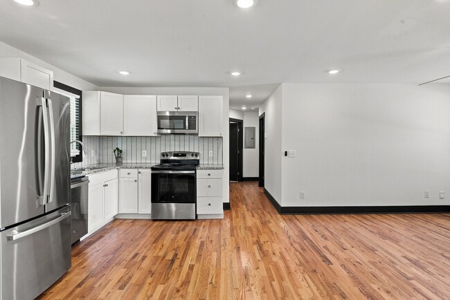 625 Maclaurin Ct
