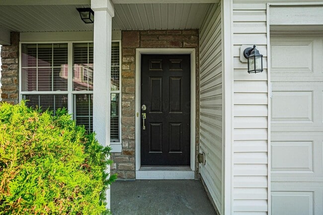 Photo - Townes of West Albany Unidad 6152BASS