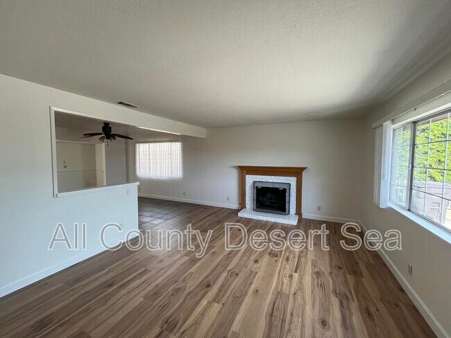 Photo - 11751 Emerald St