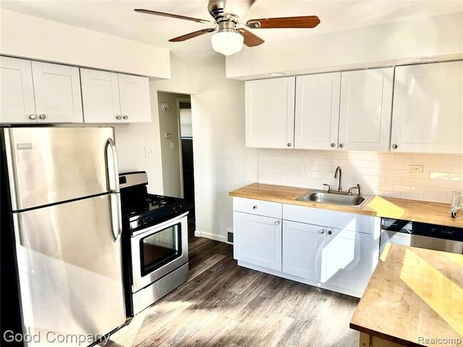 Photo - 18846 Poinciana