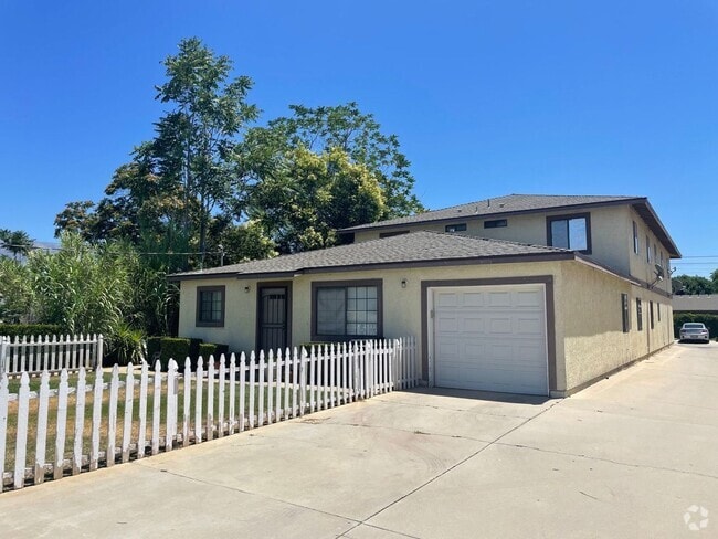 Building Photo - 3 bedroom, 2 bath Beaumont Beauty Unit #2 Rental