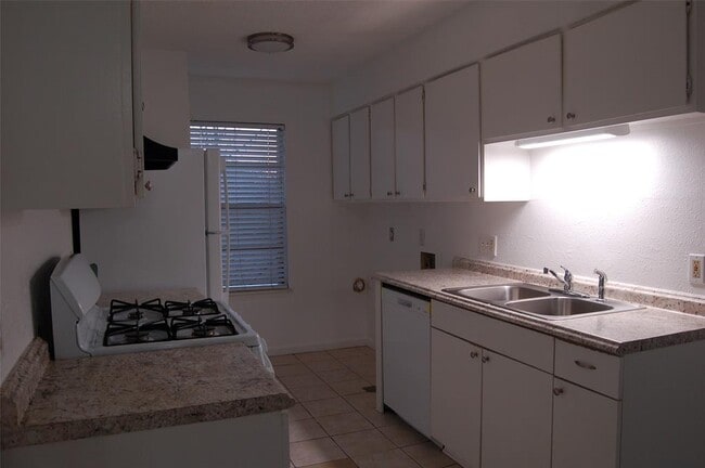 Photo - 1428 W Braker Ln