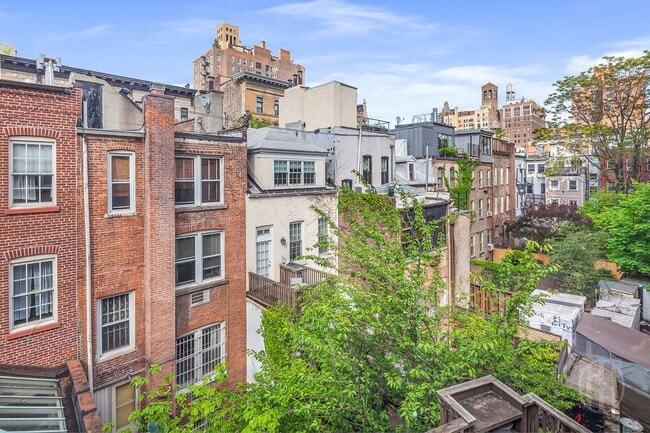 Photo - 177 W 4th St Unidad 1