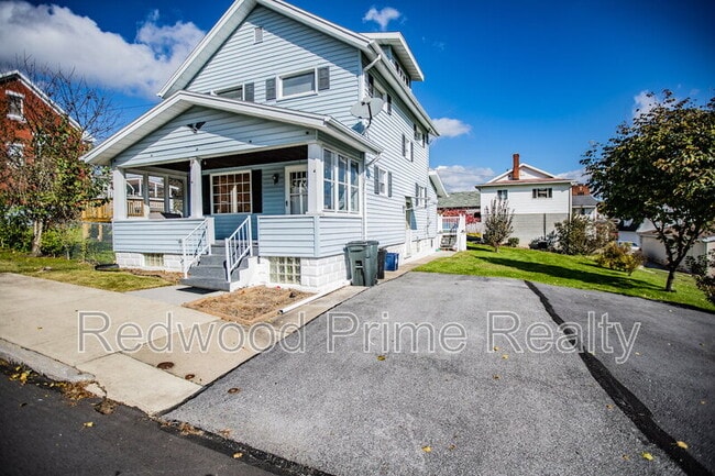 Building Photo - 1918 20th St Rental