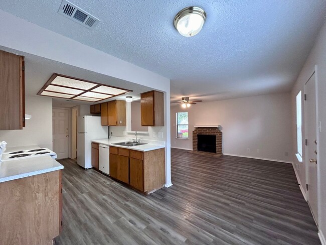 Photo - 9300 Kempler Dr Unit B
