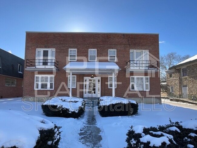 Building Photo - 2015 Market St Unit 3