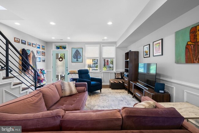 Photo - 1275 Oates St NE