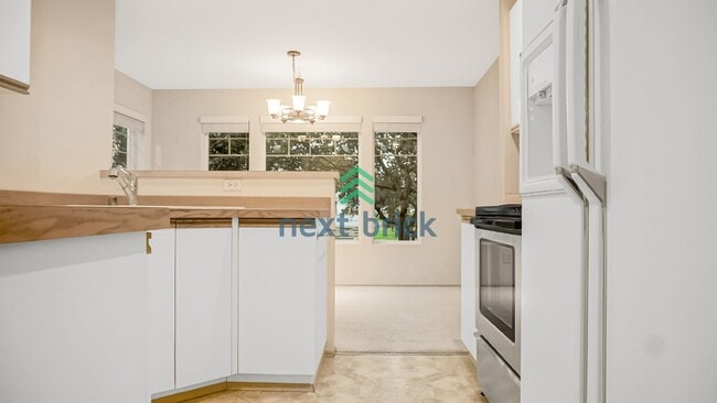 Photo - 3 Bed 2.5 Bath Townhouse Available for Rent!