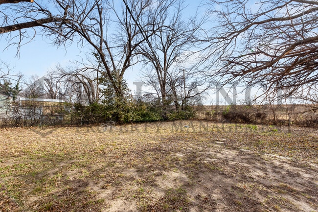 Photo - 421 Grover Ave