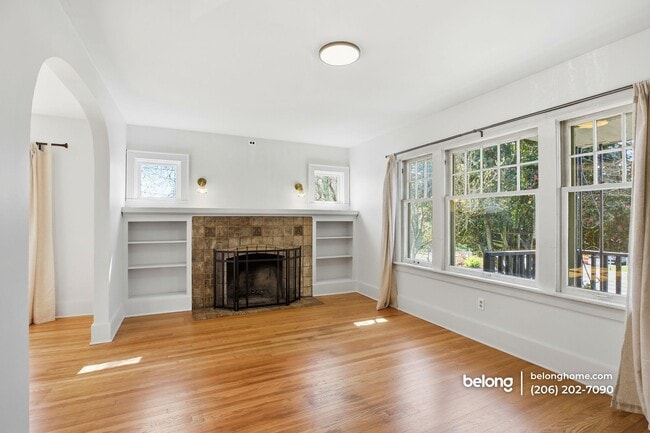 Photo - 4302 Woodlawn Ave N