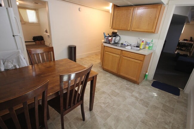 Photo - Chang Duplex Unidad Downstairs