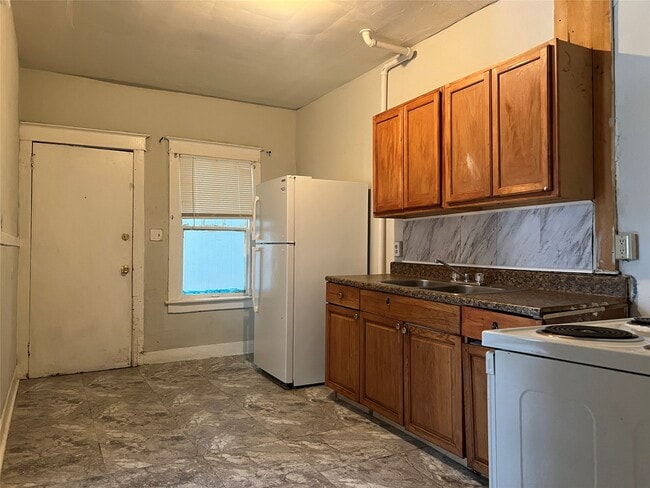 Photo - 272 Main St Unit 4R