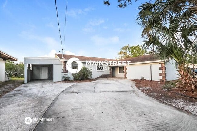 Building Photo - 3 Bedroom Pet-Friendly Home in Winter Park...