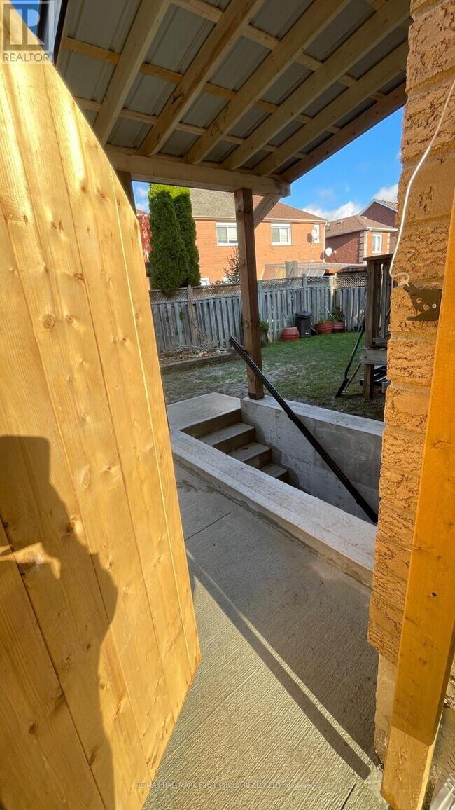 Photo - 61 Lent Crescent