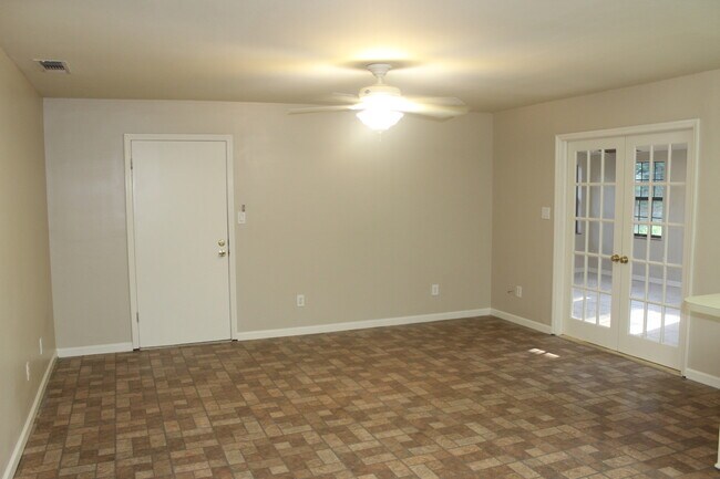 Photo - PRE-LEASING 8/1/18 Great Updated 4 Bedroom Home