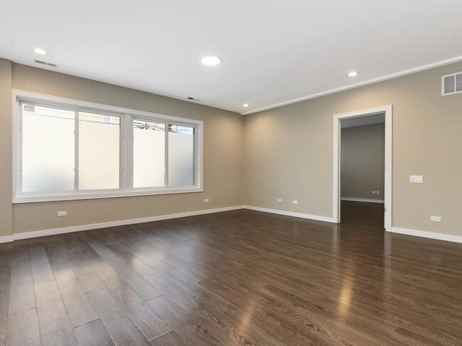 Photo - 3900 W Cortland St