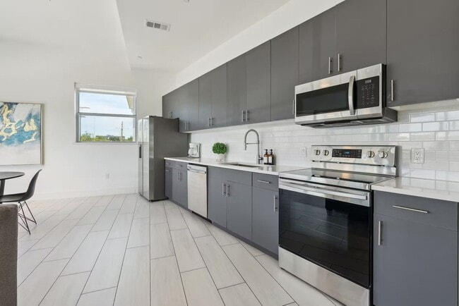 Photo - 1100 Peters St Unidad 413