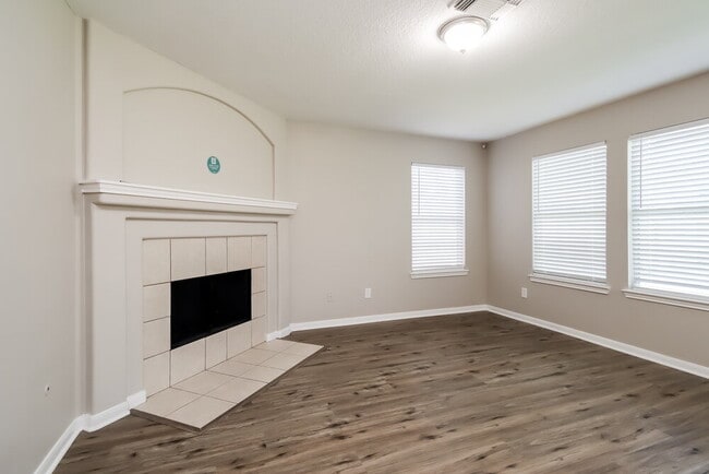 Photo - 14635 Lothbury Dr