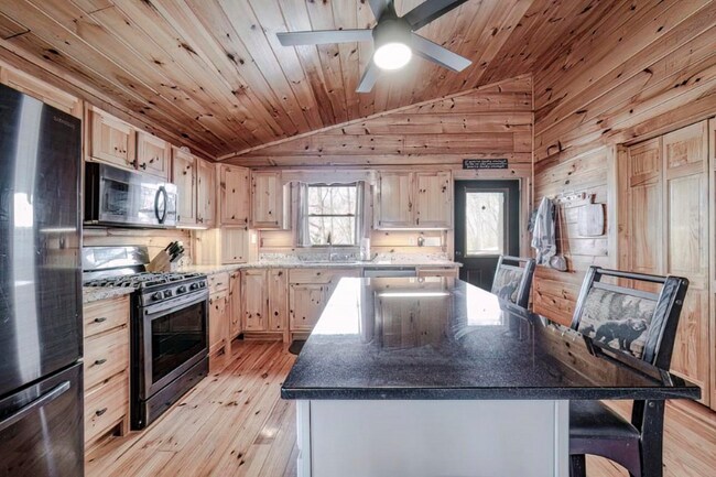 Photo - 54 Henderson Ln