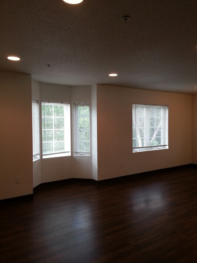 Photo - 943 S Gilbert St