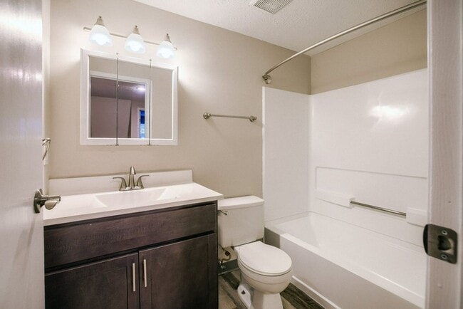 TOWNHOMES AT MCNAUGHTEN