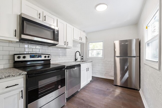 Photo - 2778 Grasmere Ave